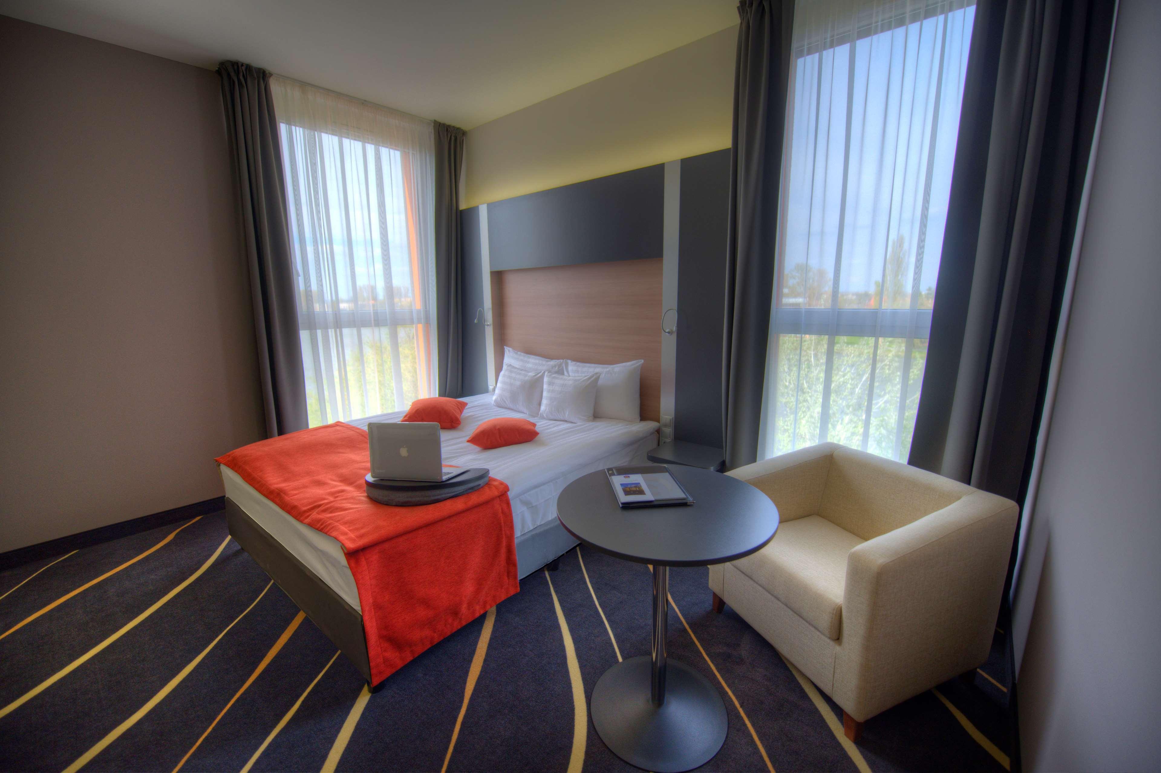 Best Western Plus Lakeside Hotel Székesfehérvár Eksteriør billede