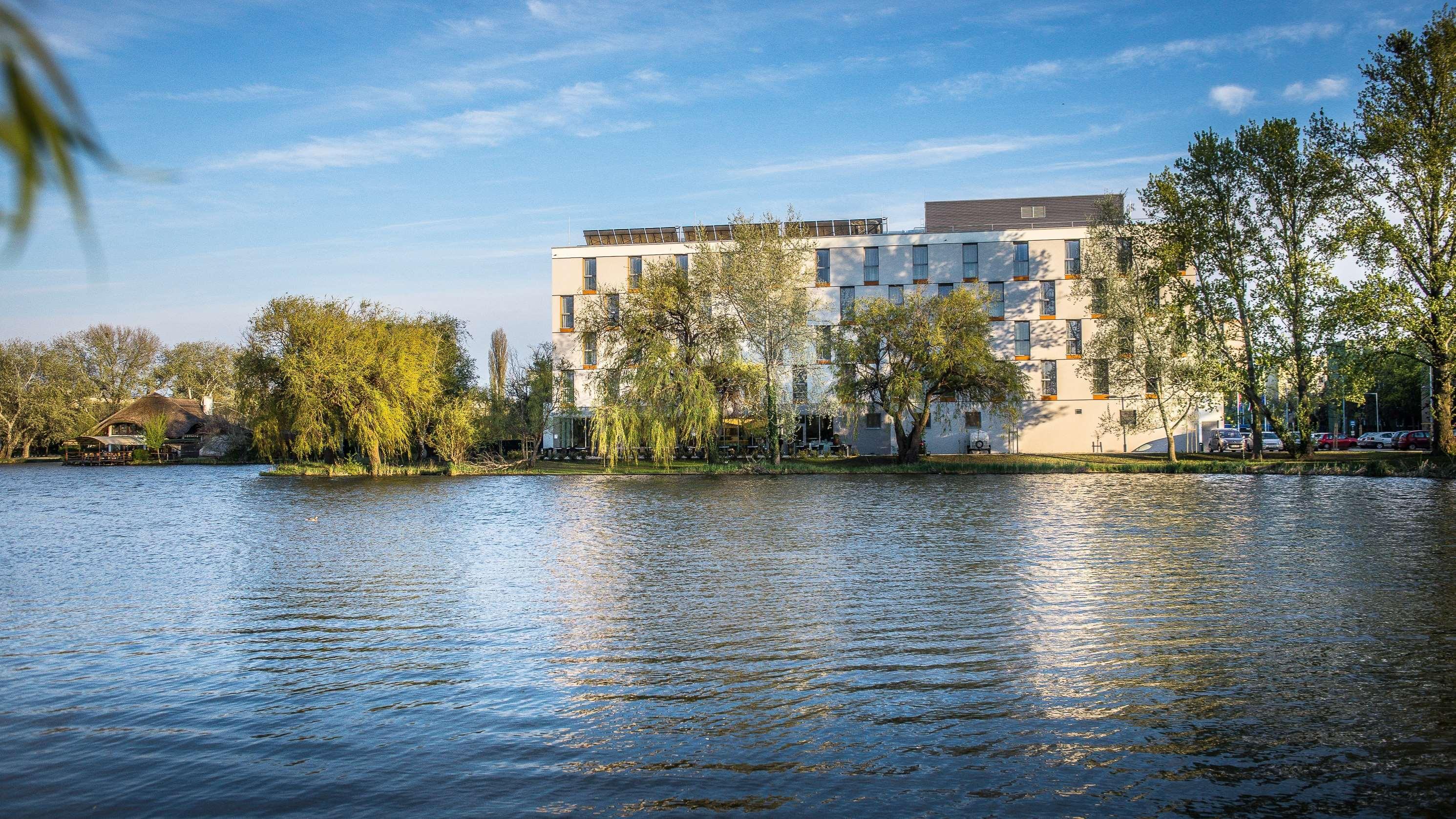 Best Western Plus Lakeside Hotel Székesfehérvár Eksteriør billede