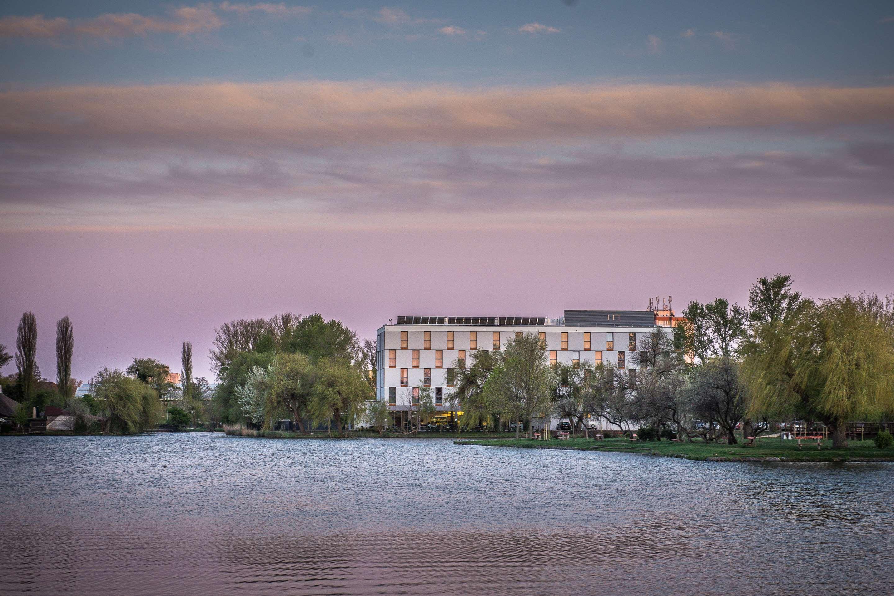 Best Western Plus Lakeside Hotel Székesfehérvár Eksteriør billede