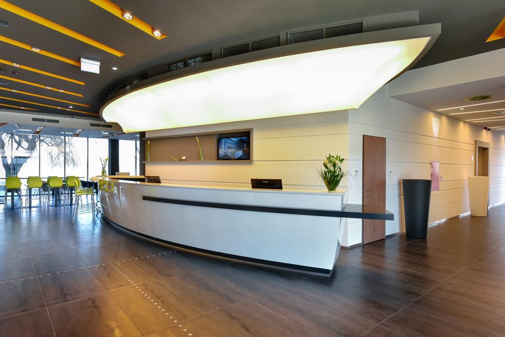 Best Western Plus Lakeside Hotel Székesfehérvár Eksteriør billede