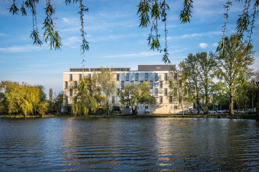 Best Western Plus Lakeside Hotel Székesfehérvár Eksteriør billede