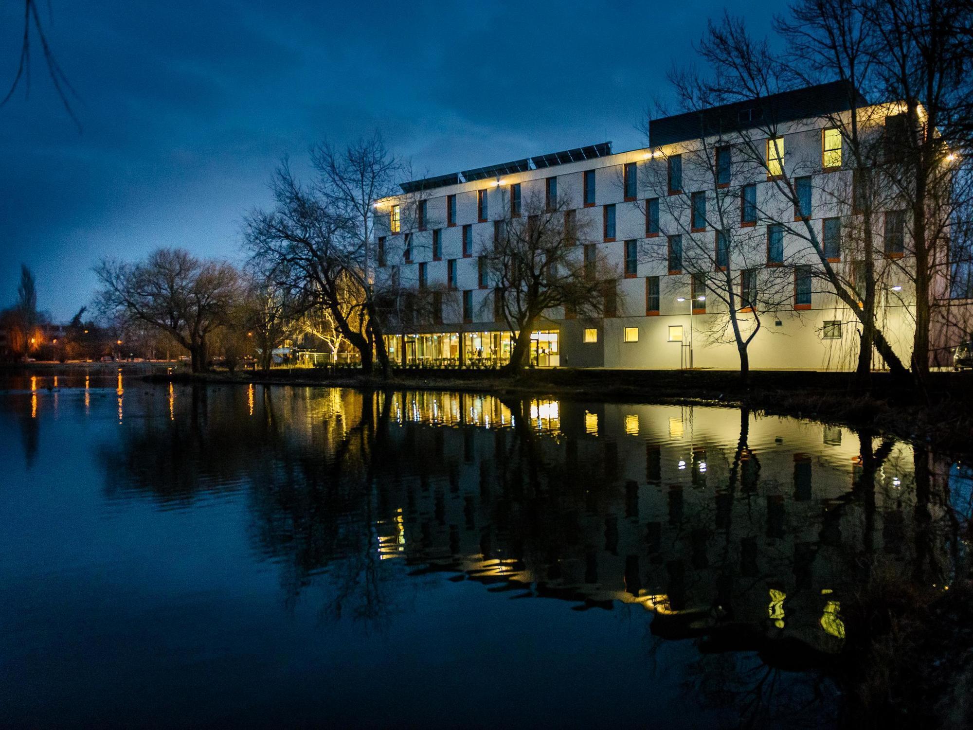 Best Western Plus Lakeside Hotel Székesfehérvár Eksteriør billede