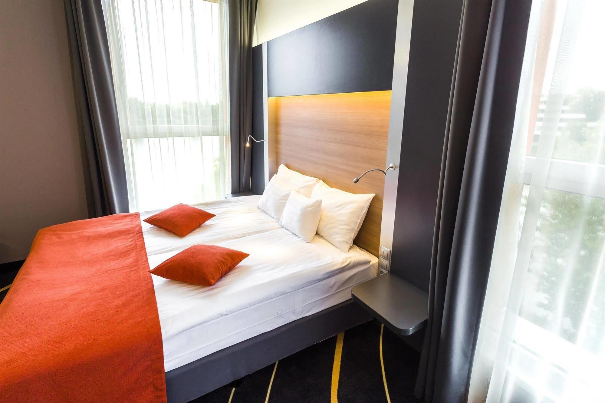 Best Western Plus Lakeside Hotel Székesfehérvár Eksteriør billede