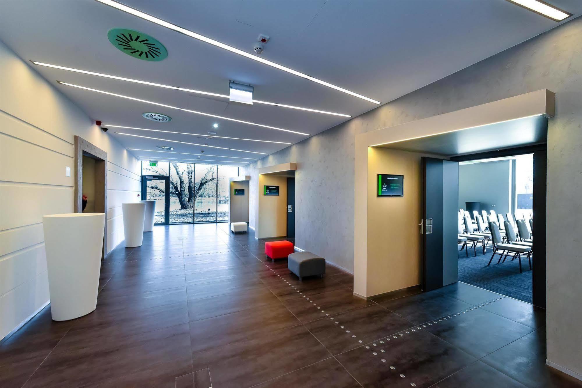 Best Western Plus Lakeside Hotel Székesfehérvár Eksteriør billede